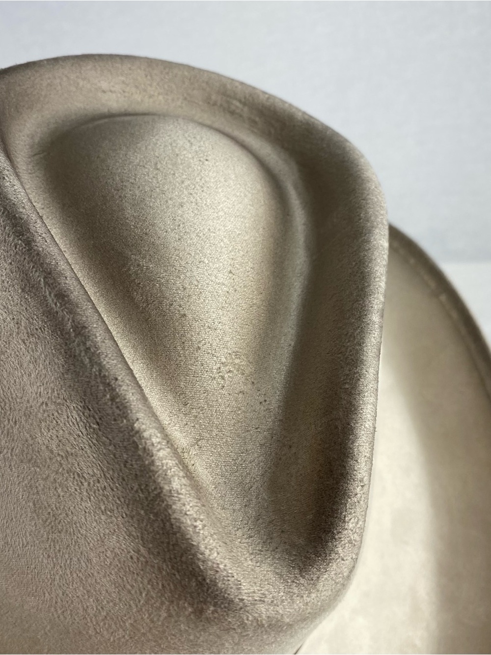Women's Cream Felt Western Hat with Brown Leather Band - Picture 4 of 9